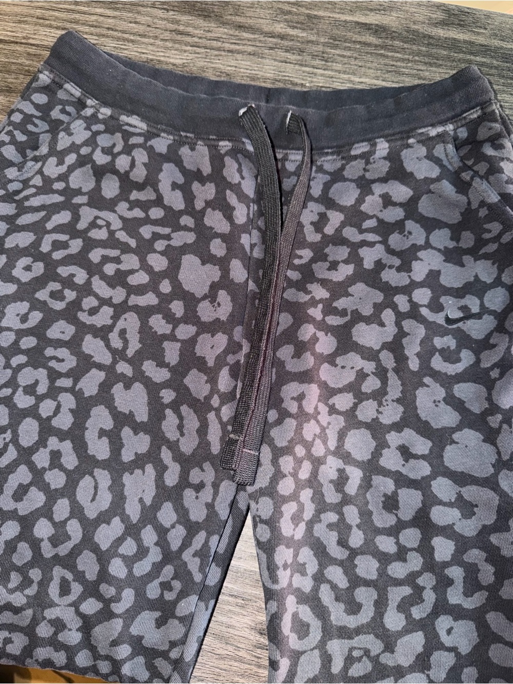 Women’s Nike Black & Gray Leopard Print Drawstring Sweatpants